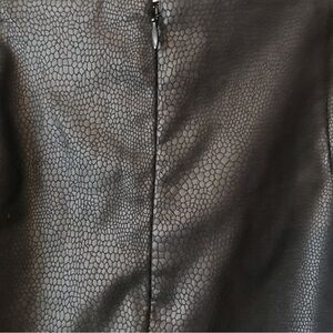 Peter Nygard shiny snakeskin fabric skirt.  Black. Size 16.